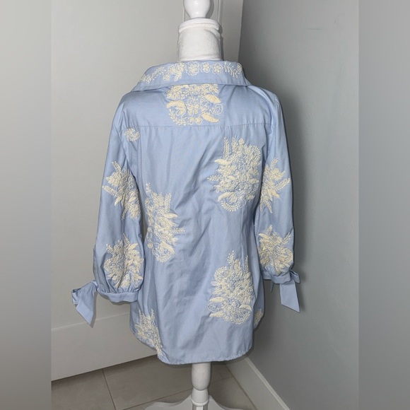 Alice + Olivia Toro Button-Front Pinstriped Shirt with Embroidery/ Size Large - Picture 6 of 10